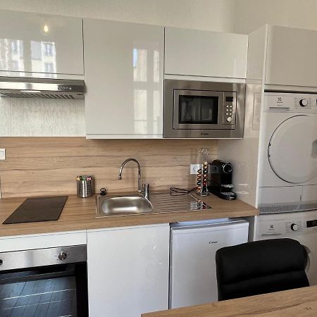 Paon, Coquet Appt Avec Parking A Caen Apartment Exterior foto