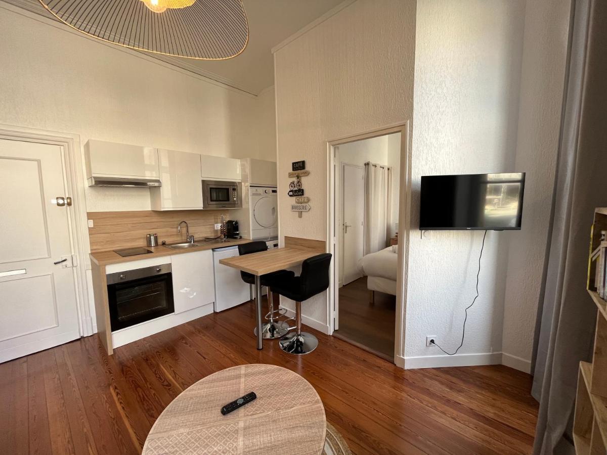 Paon, Coquet Appt Avec Parking A Caen Apartment Exterior foto