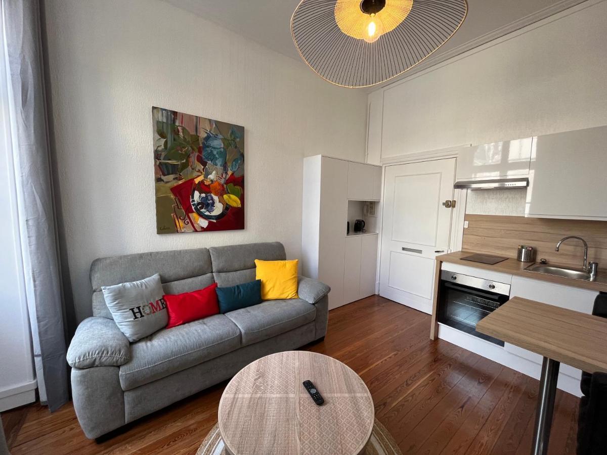 Paon, Coquet Appt Avec Parking A Caen Apartment Exterior foto